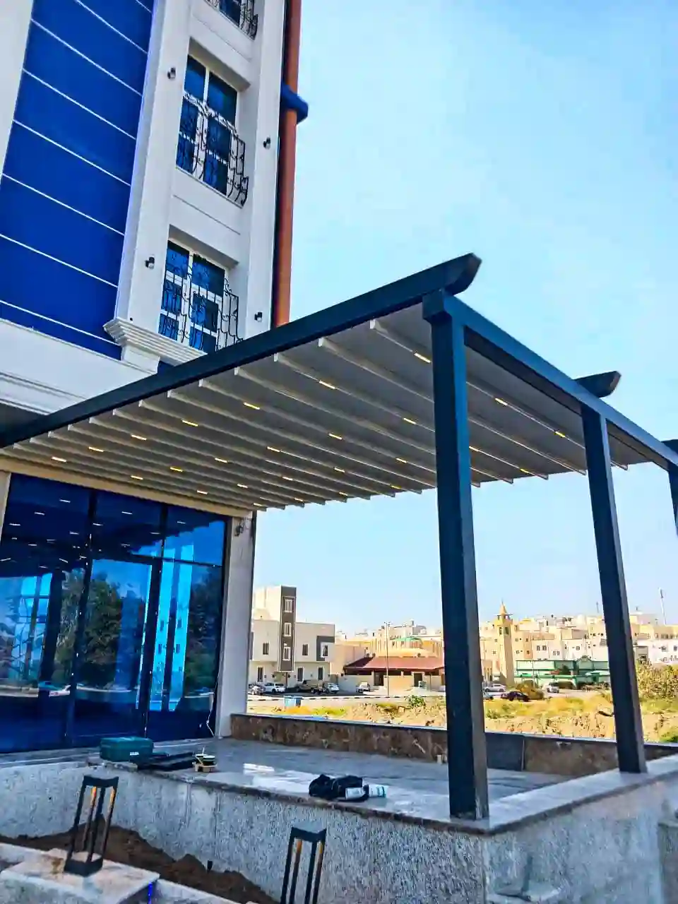 مظلات كهربائية متحركة اقتصادية