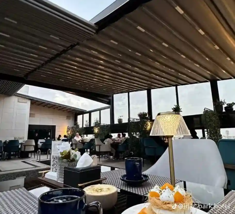 مظلات كهربائية ضد المطر